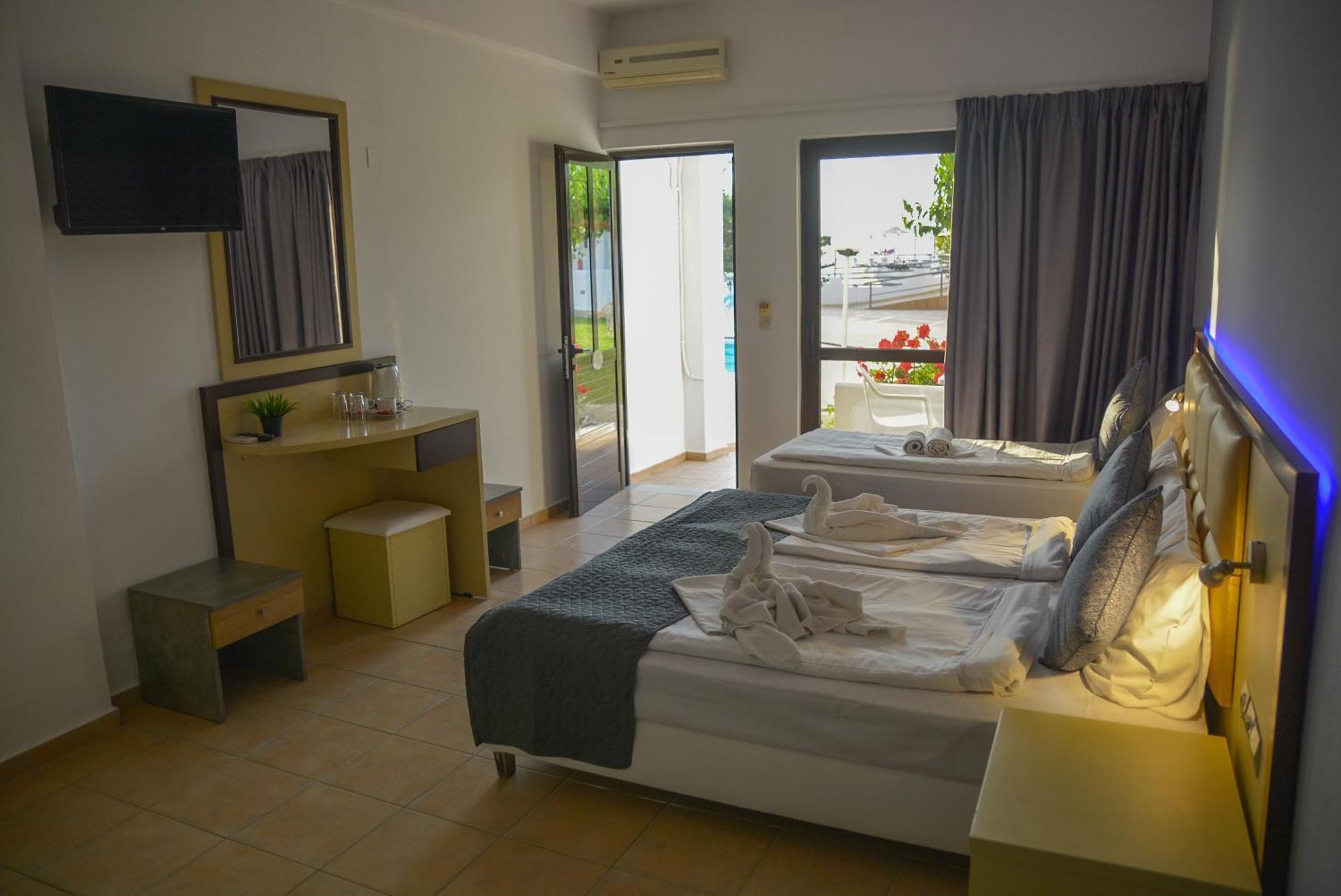 Adel Paradise Adelianos Kampos Bagian luar foto