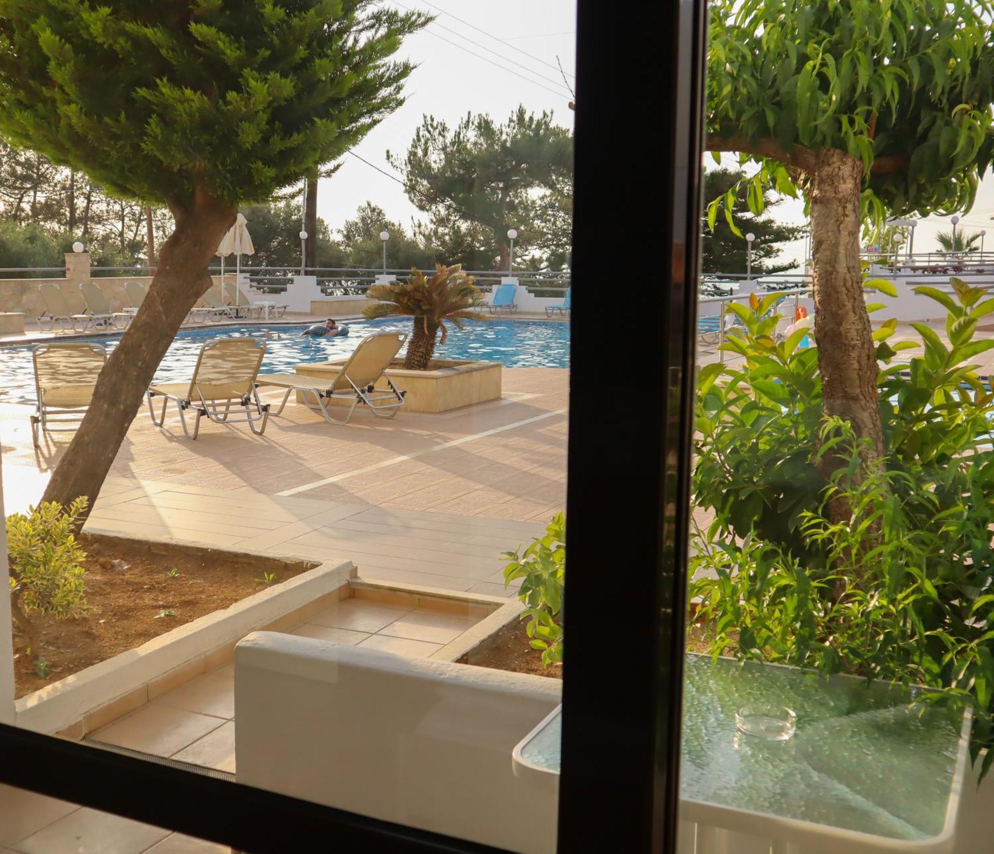 Adel Paradise Adelianos Kampos Bagian luar foto